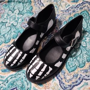 Women's NWOT Mary Jane skeleton shoes